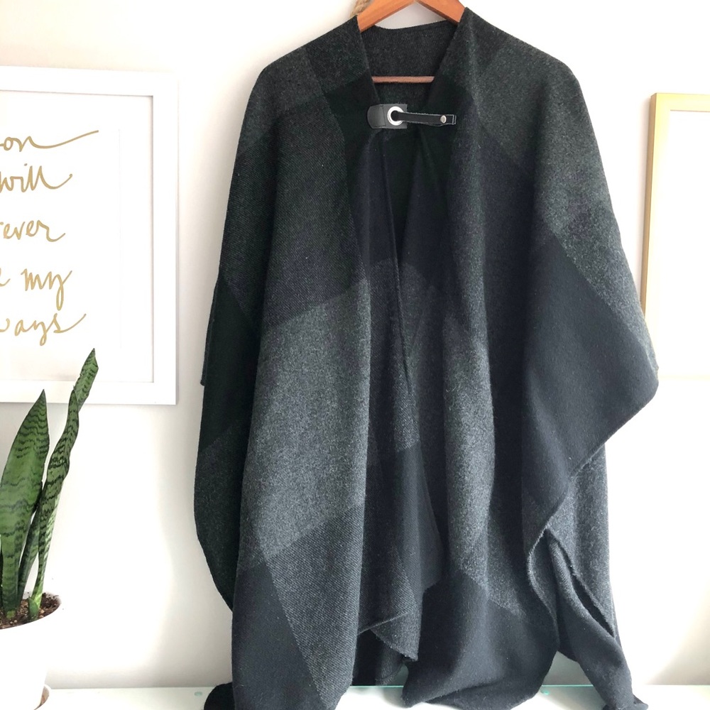 New without tags shawl - one size
